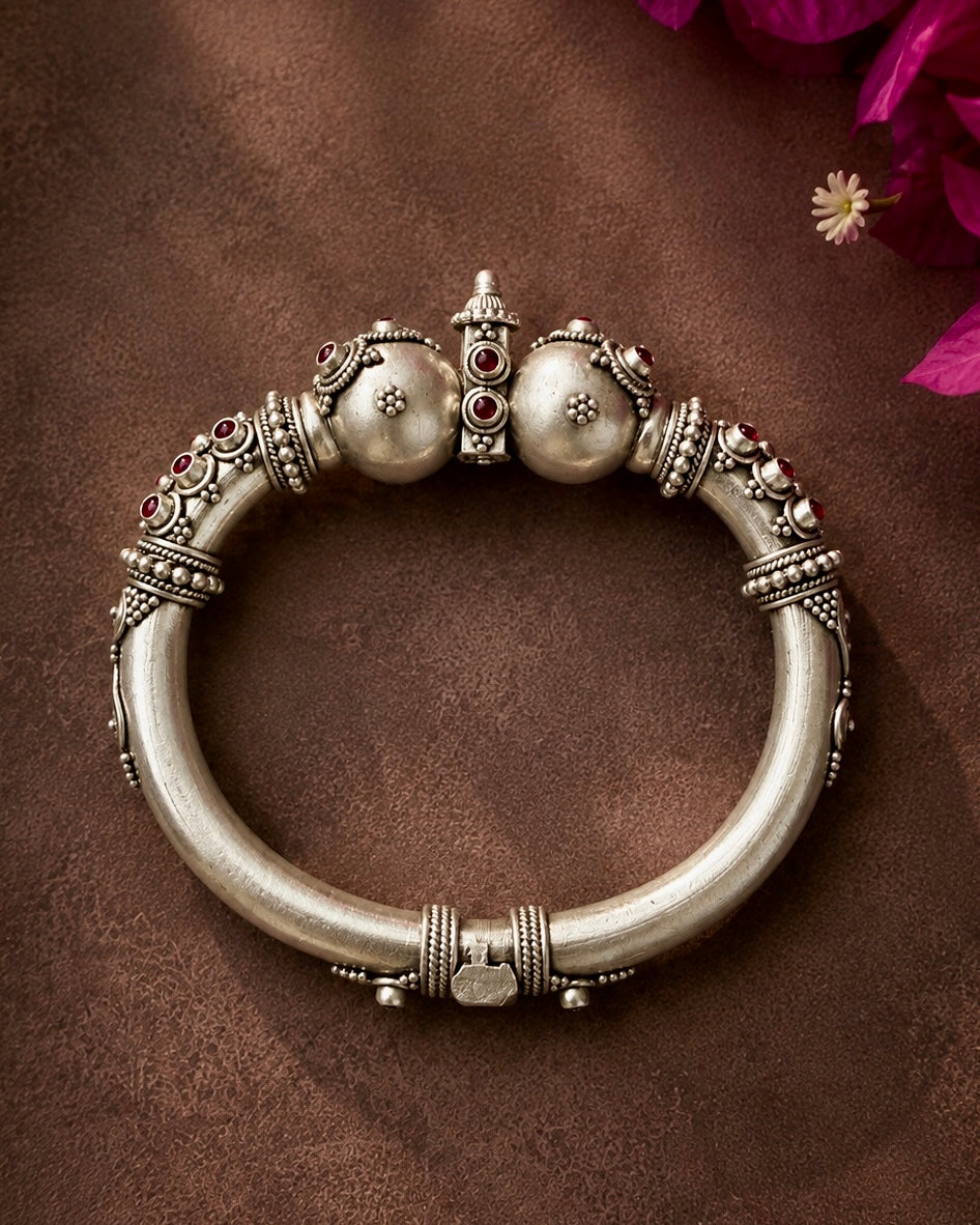 Manik Silver Bangle