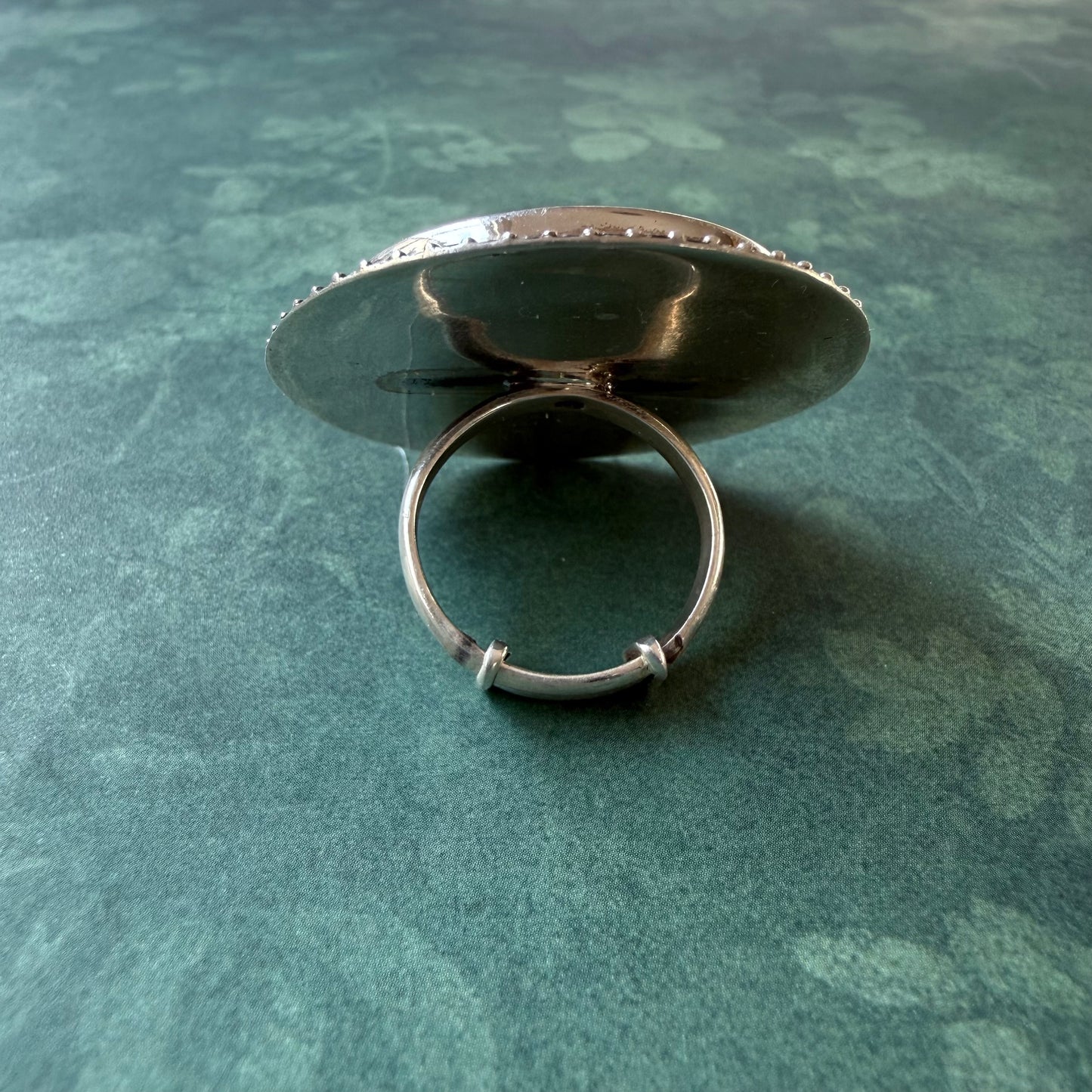 Leela- Serene Deity Ring