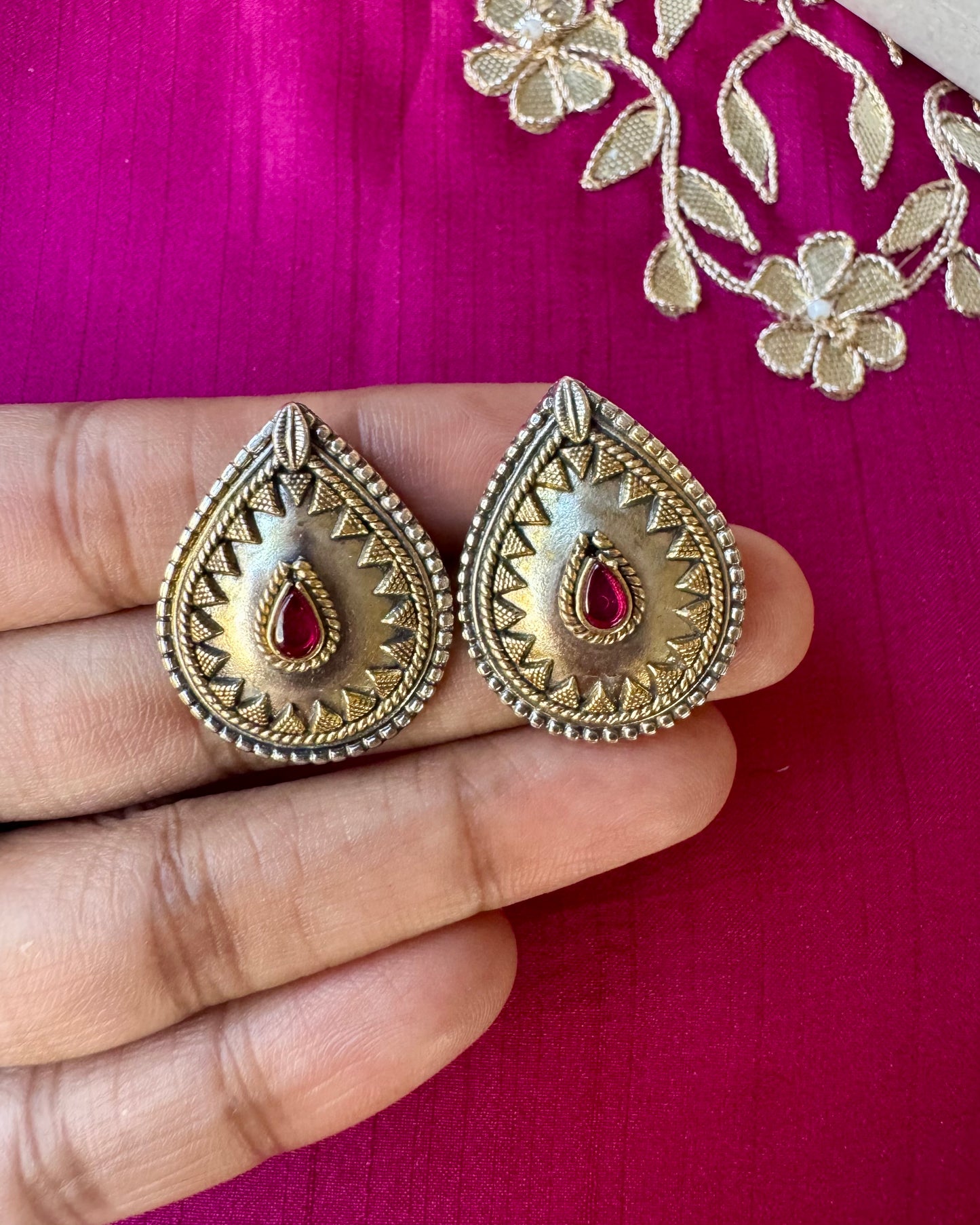 Vintage teardrop studs