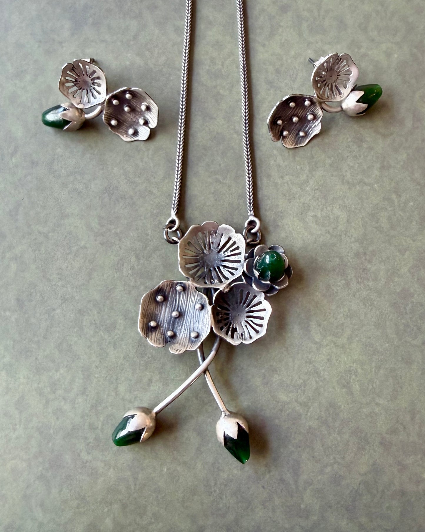 Vana Lotus Garden Silver Set