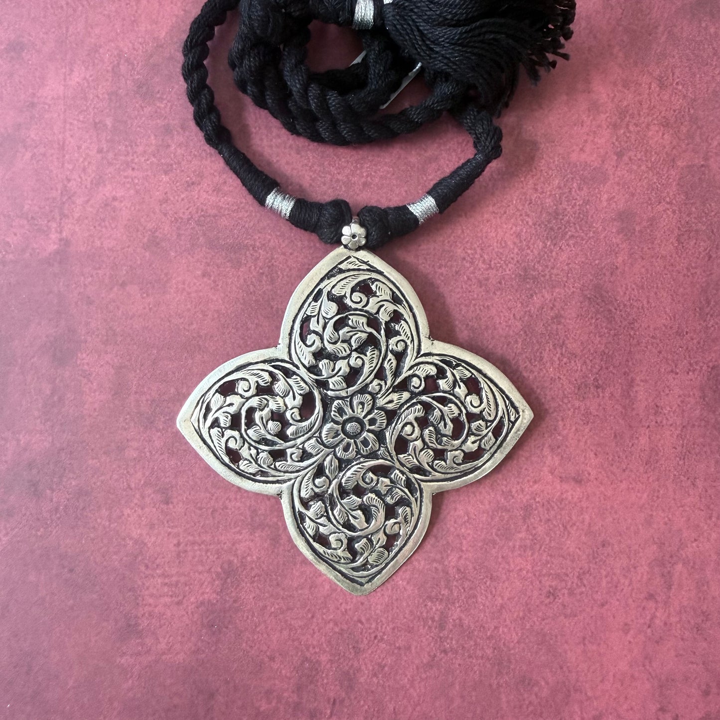 Char Phool Chitai Pendant