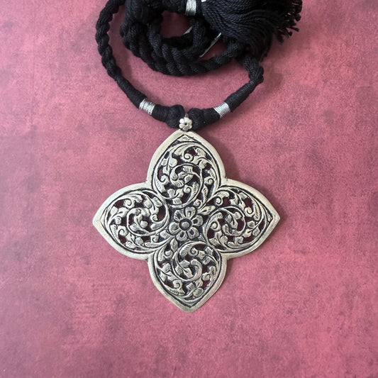 Char Phool Chitai Pendant
