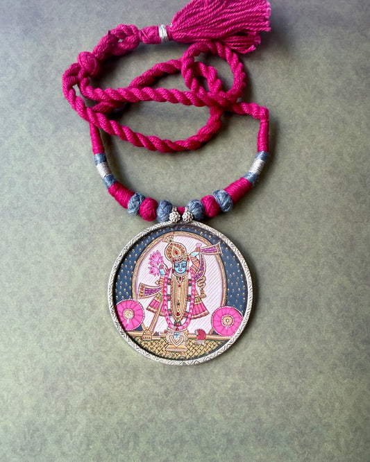 Leela – Shreenath Ji Pendant with Dori