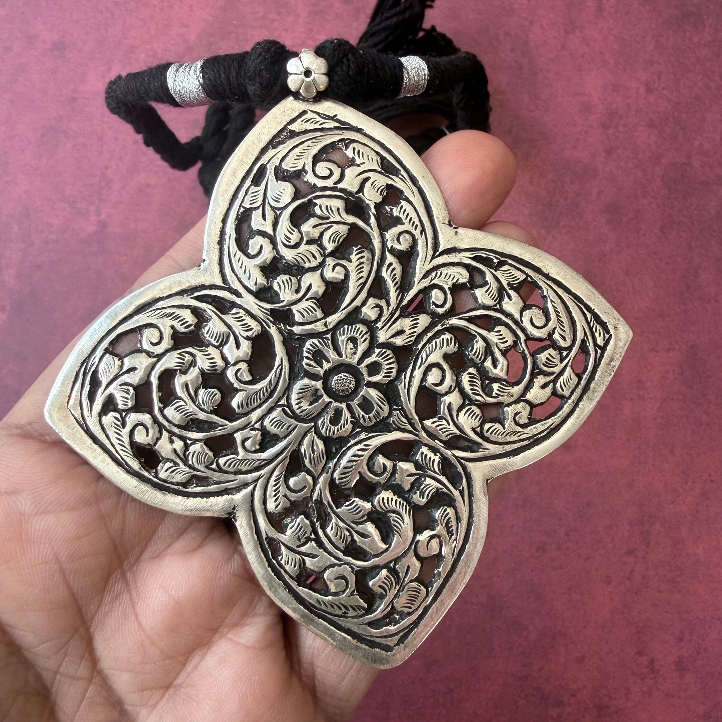 Char Phool Chitai Pendant