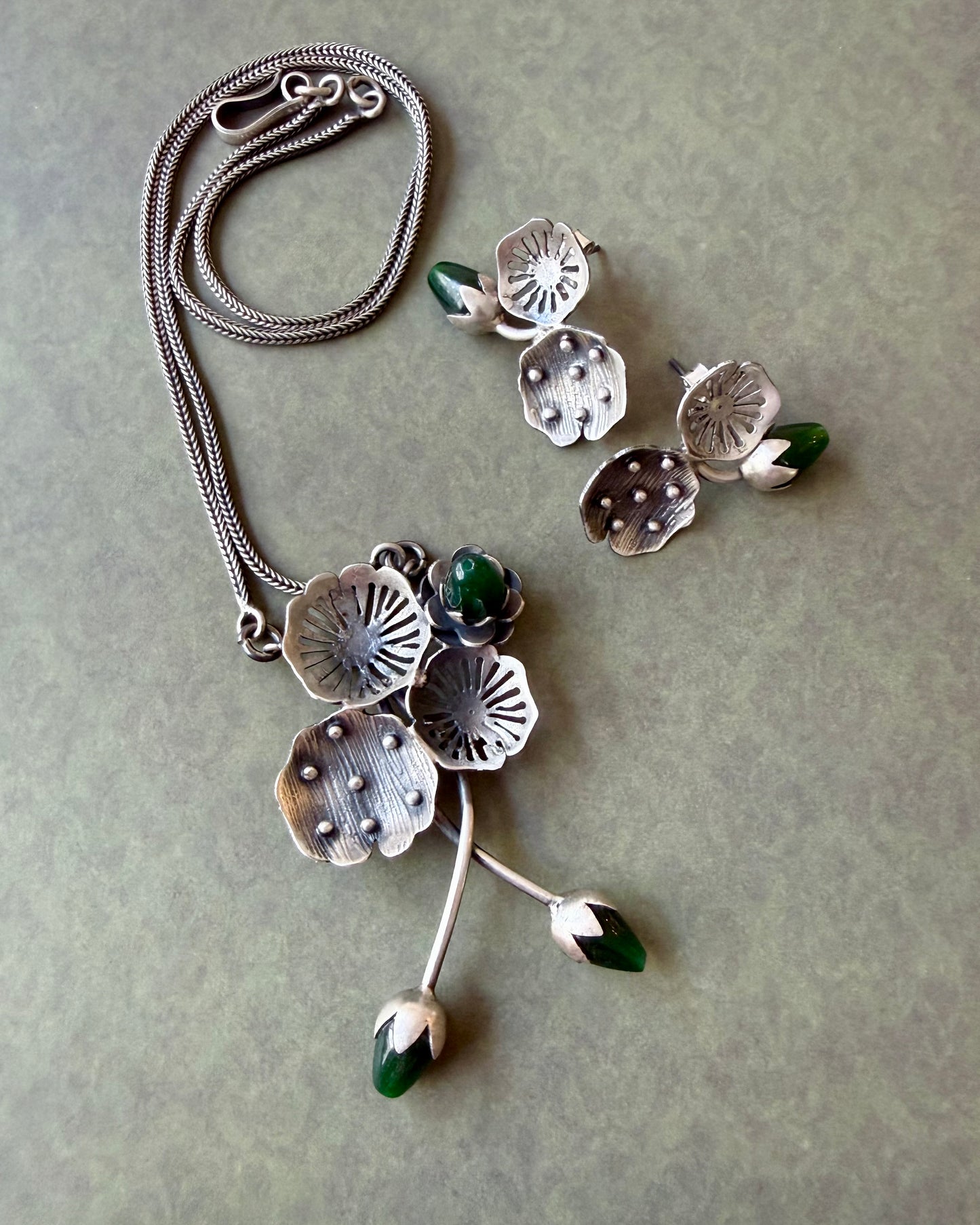 Vana Lotus Garden Silver Set