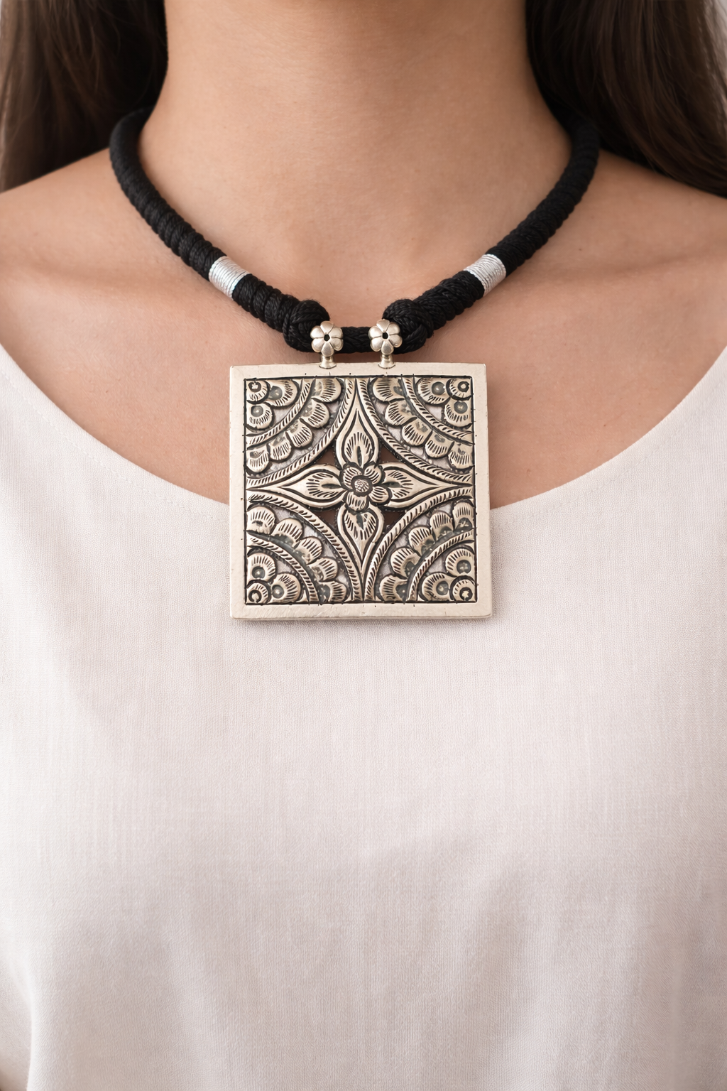 Chokor Chitai Pendant