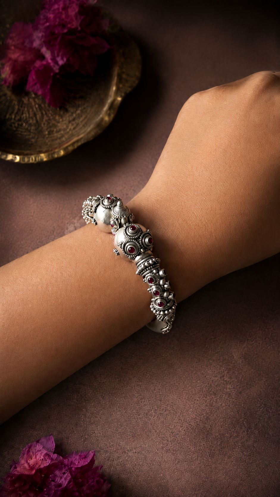 Manik Silver Bangle