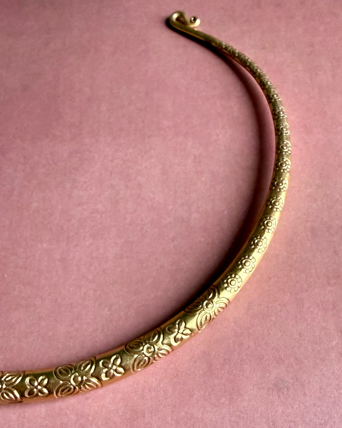 Gul Sunheri Hasli Necklace