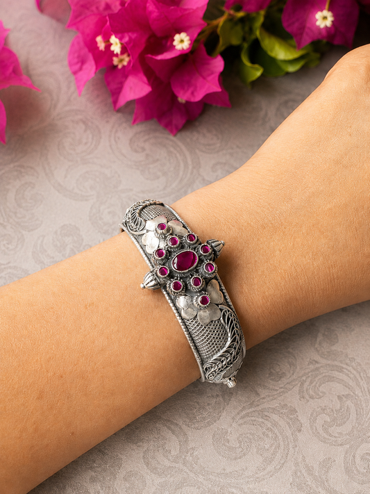 Manik Floral Silver Bangle