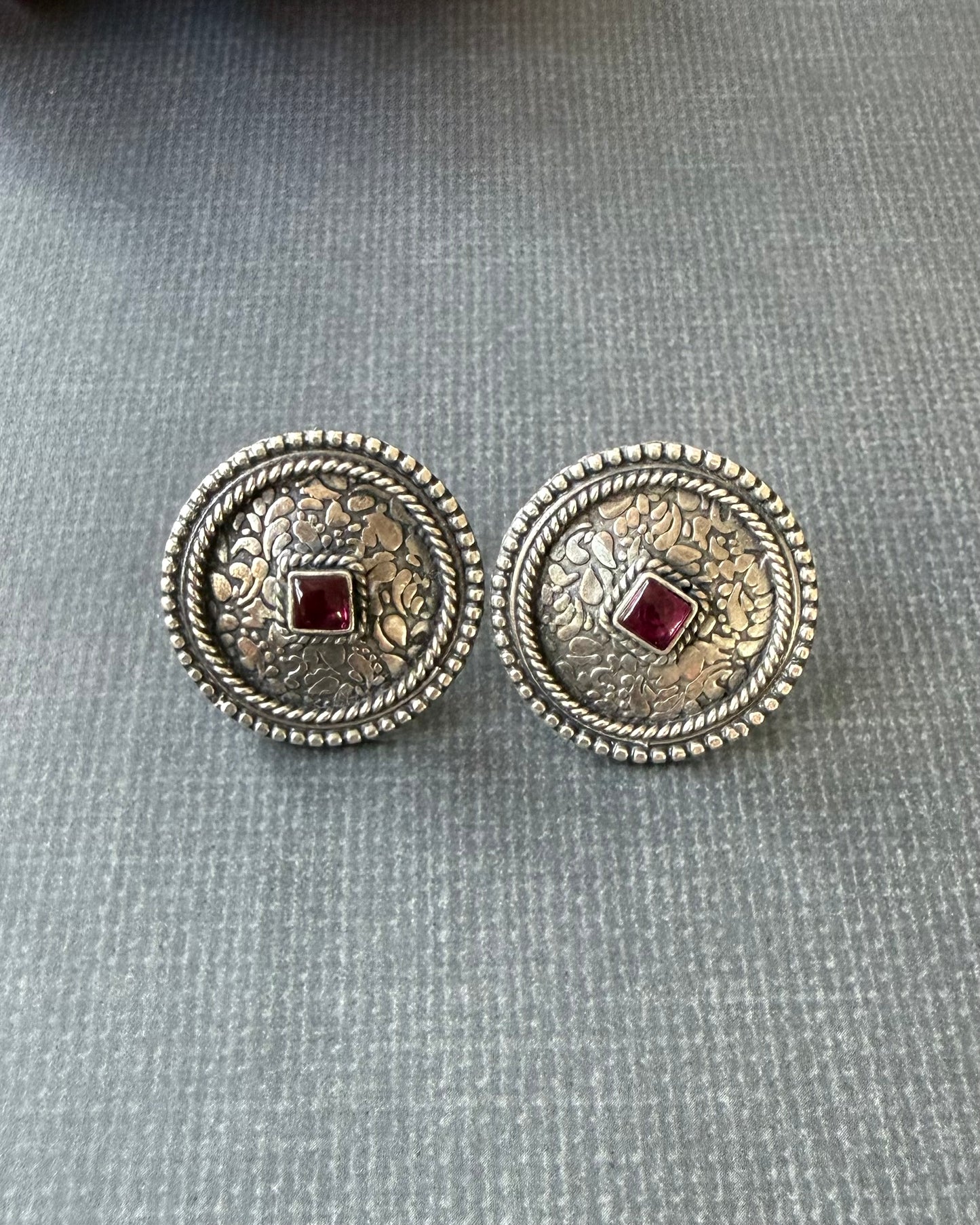 Nakashi Coin Studs