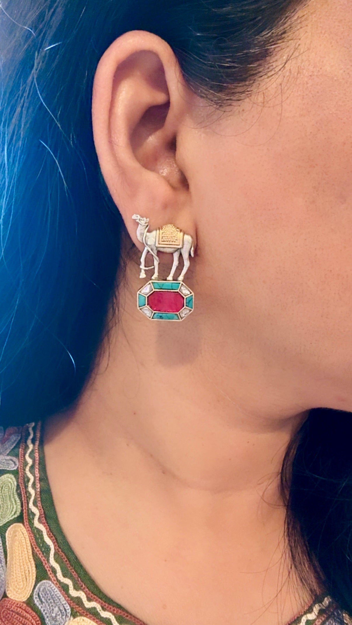 Camel Dual Tone Studs