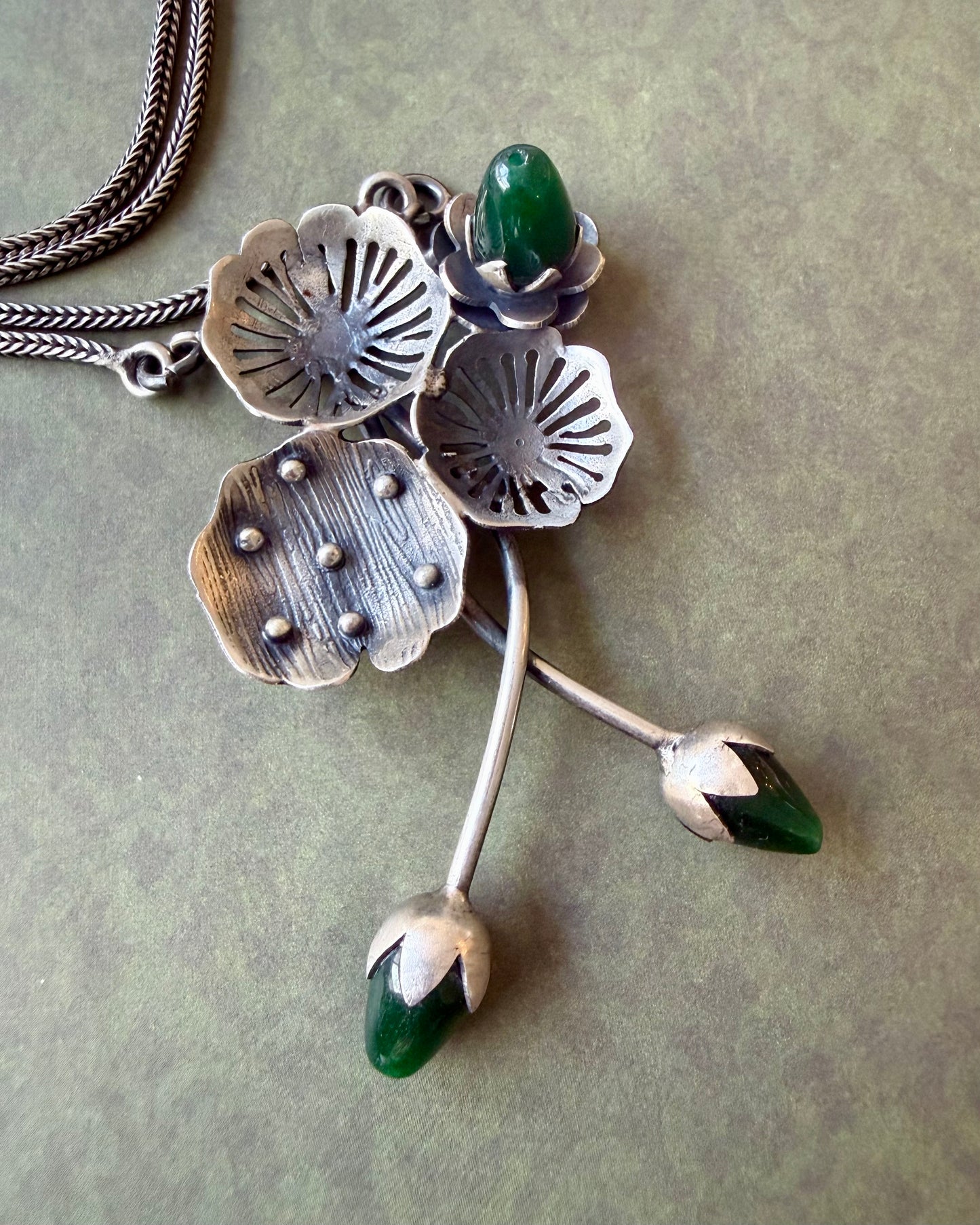 Vana Lotus Garden Silver Set