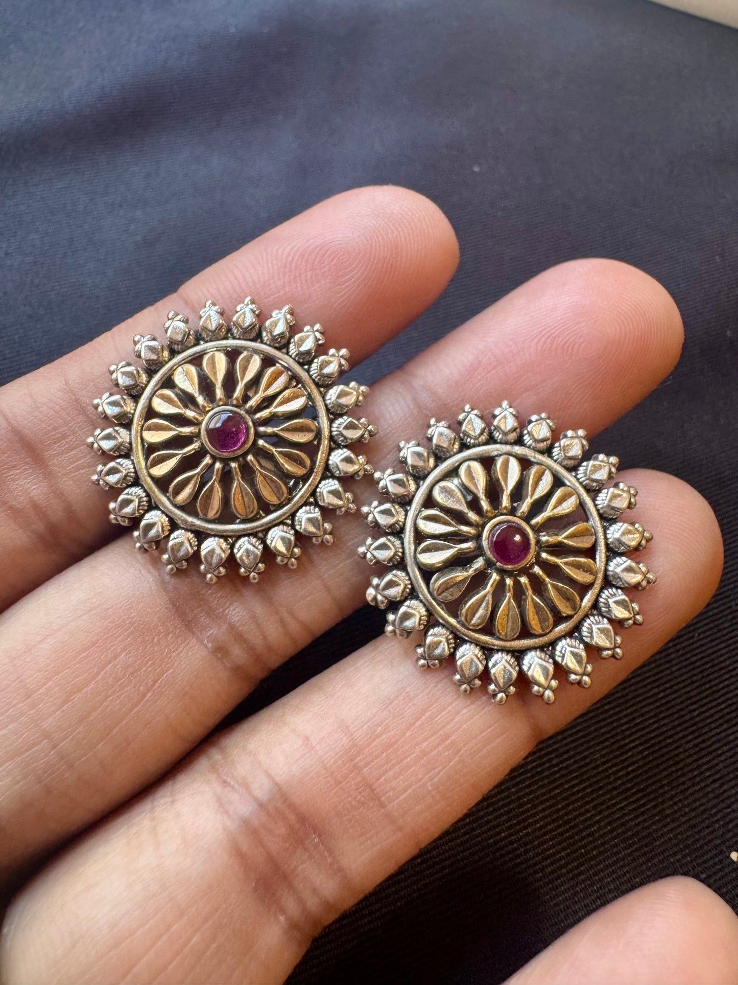 Sonaa Silver Studs
