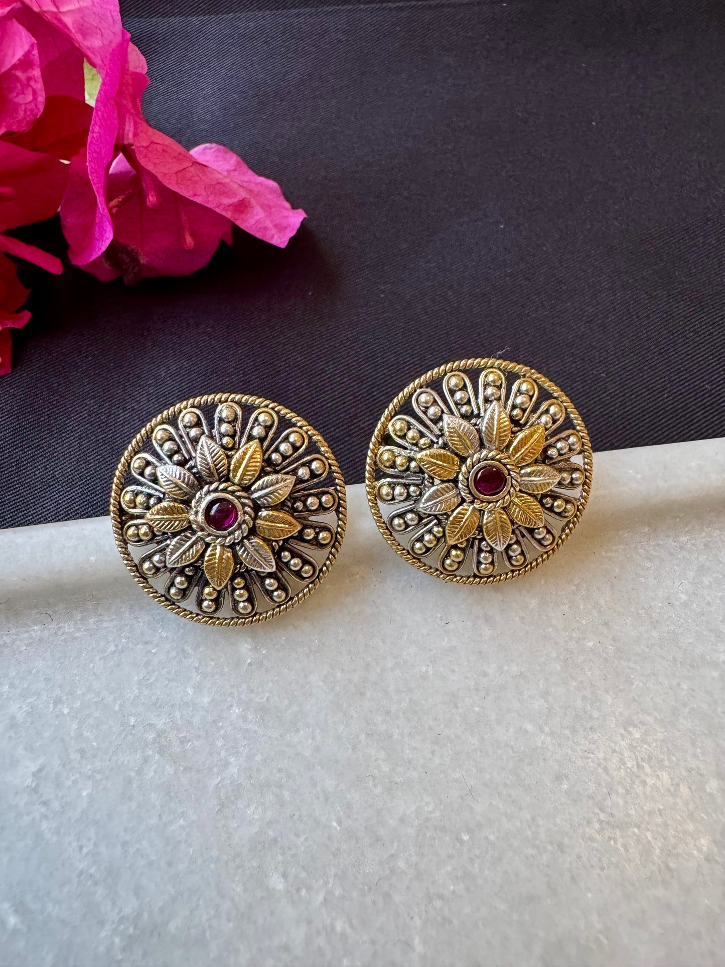 Sonaa Silver Studs
