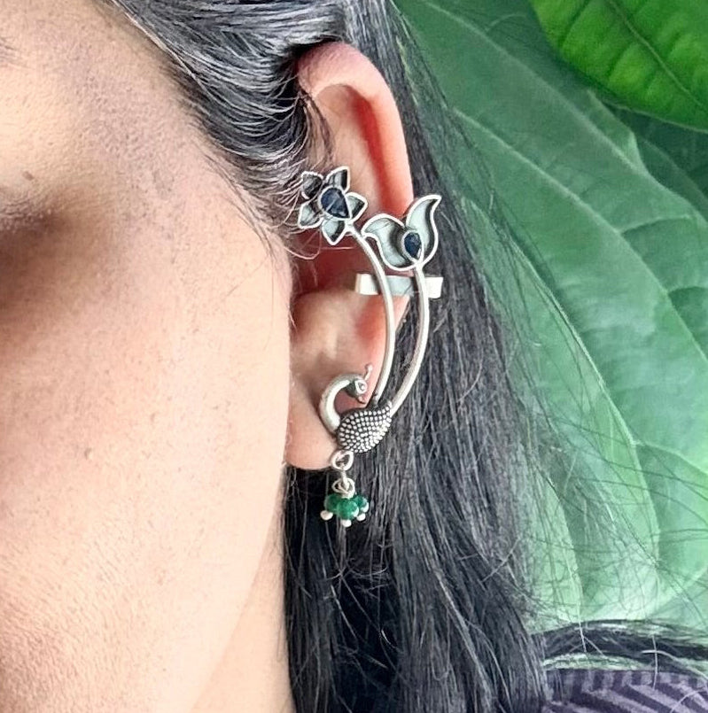 Vana Lotus Arc Ear Cuff