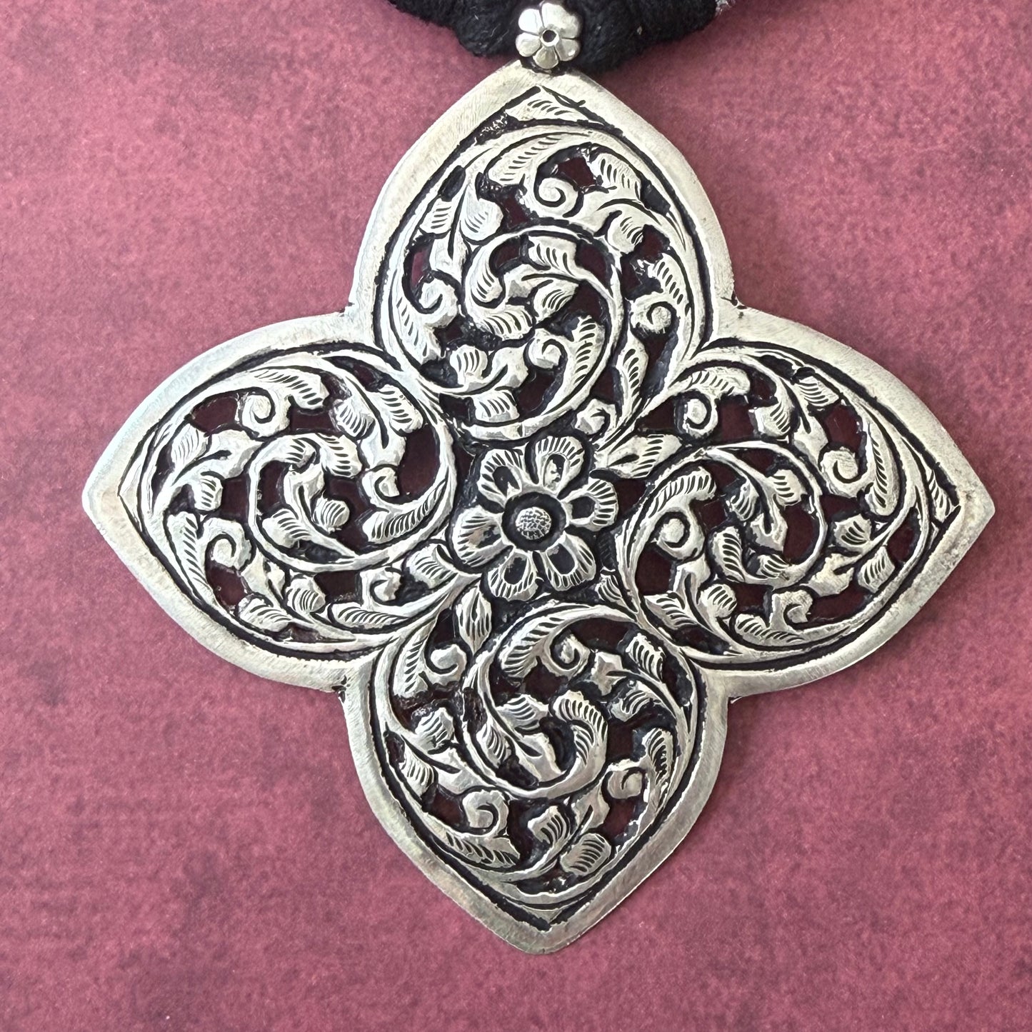 Char Phool Chitai Pendant