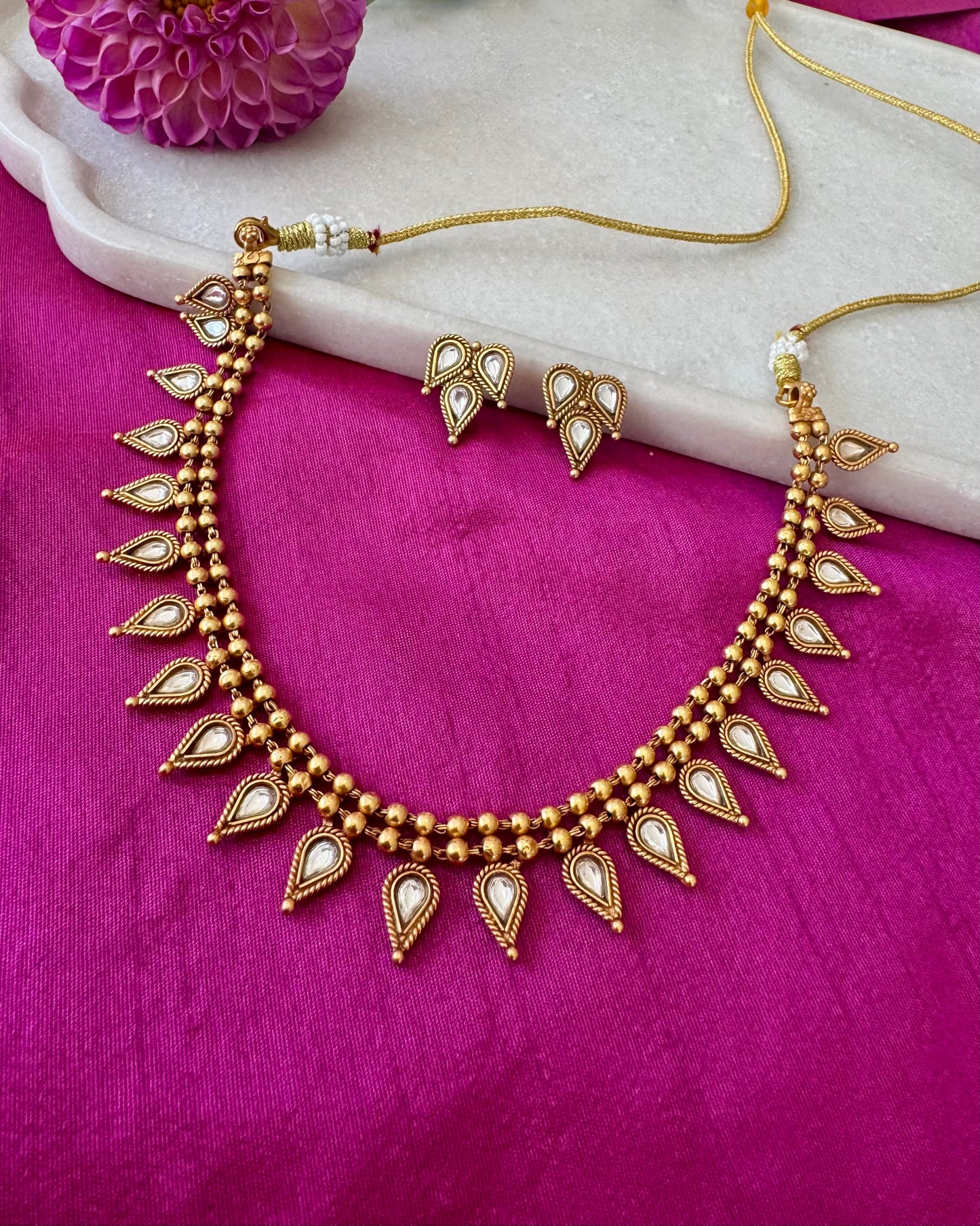 Sunehri Teardrop Set