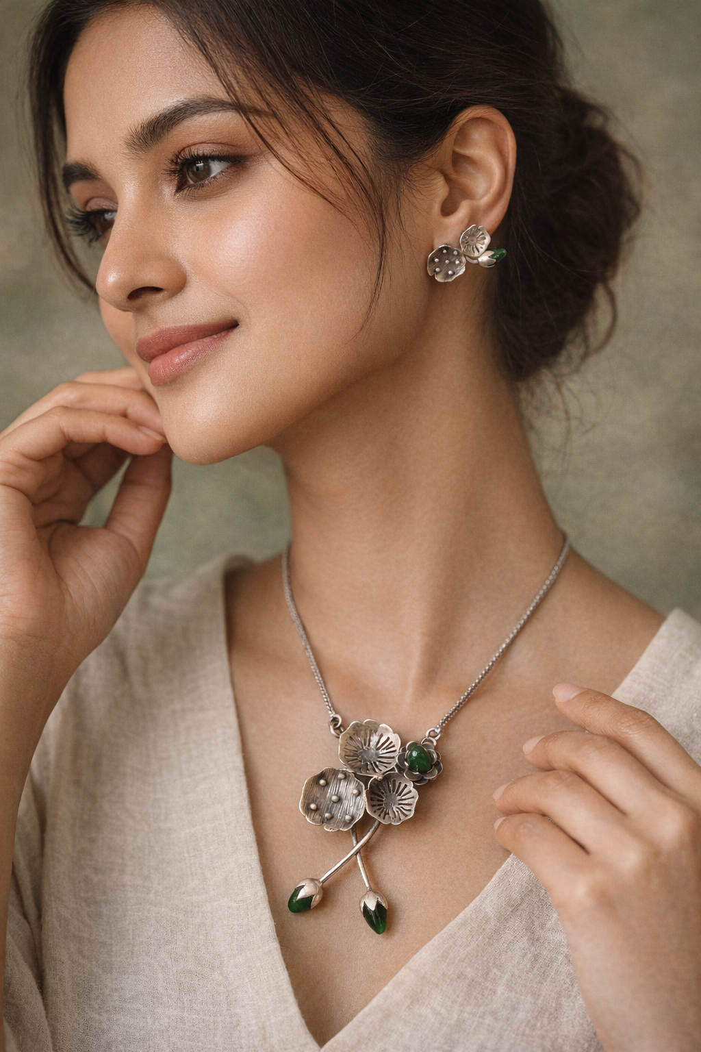 Vana Lotus Garden Silver Set