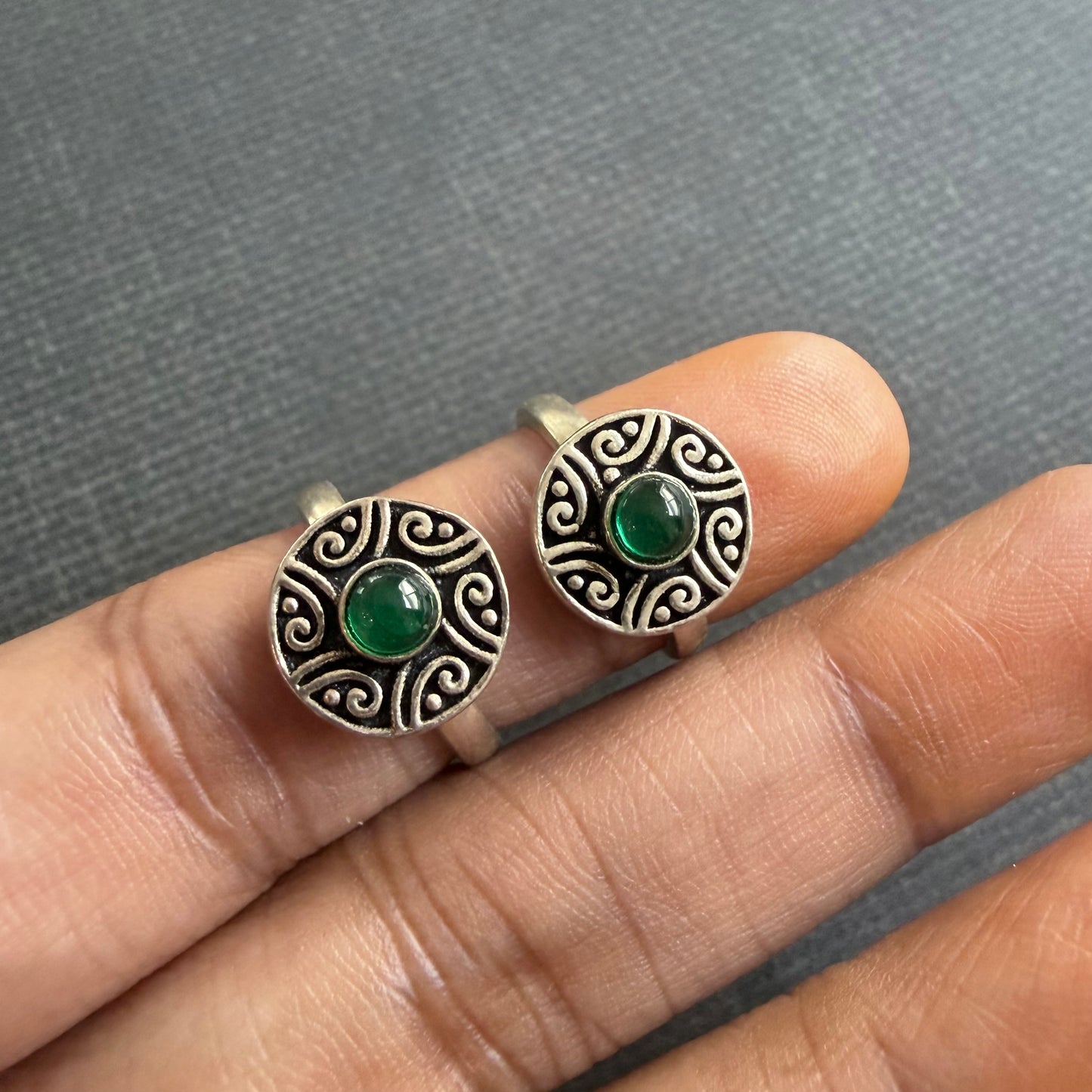Nakashi Circle Toe Rings