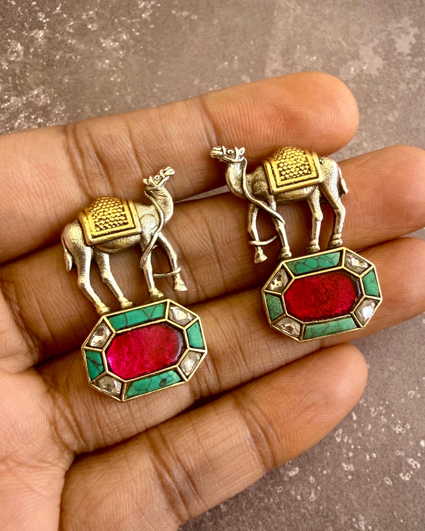 Camel Dual Tone Studs