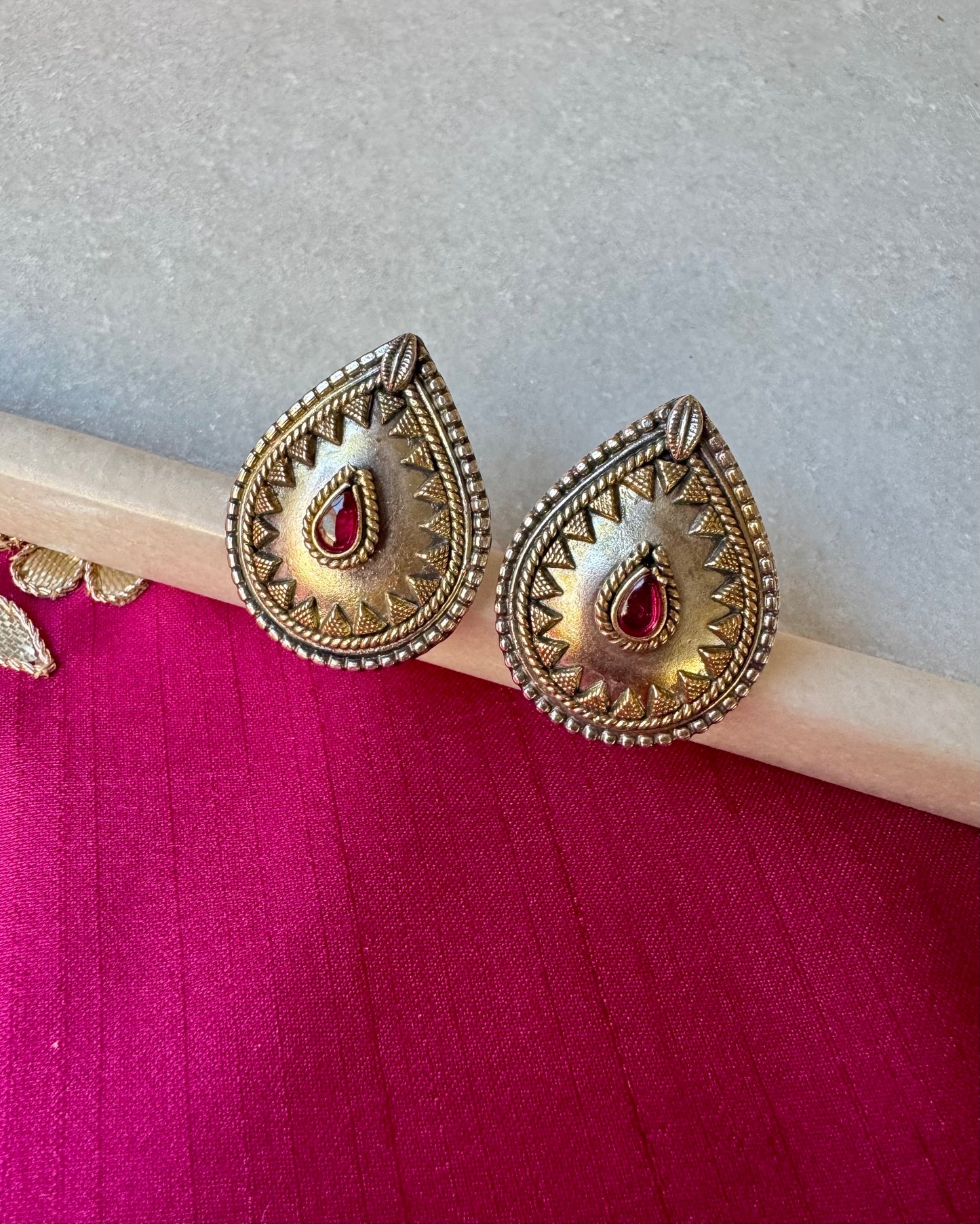 Vintage teardrop studs