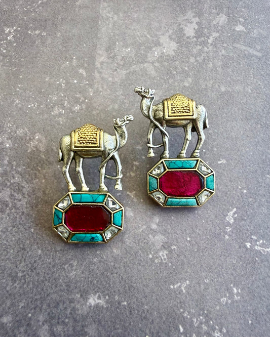 Camel Dual Tone Studs