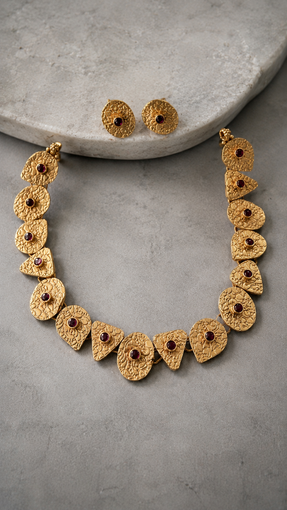 Tarash Necklace – Ruby